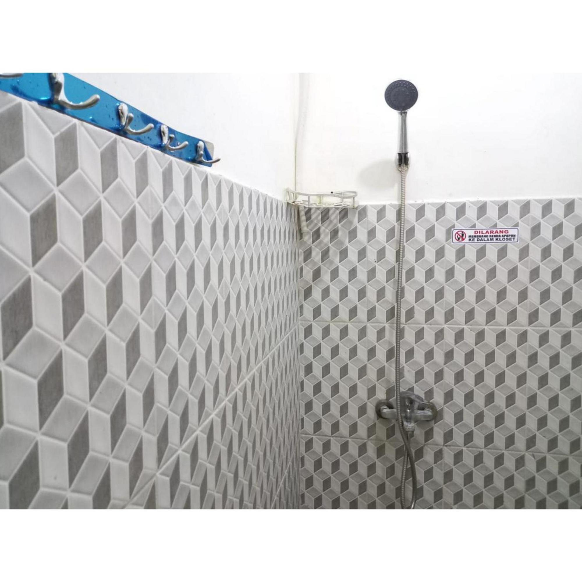 Reddoorz At Luxury Homestay Near Kantor Regional II Bkn Surabaya 诗都阿佐 外观 照片