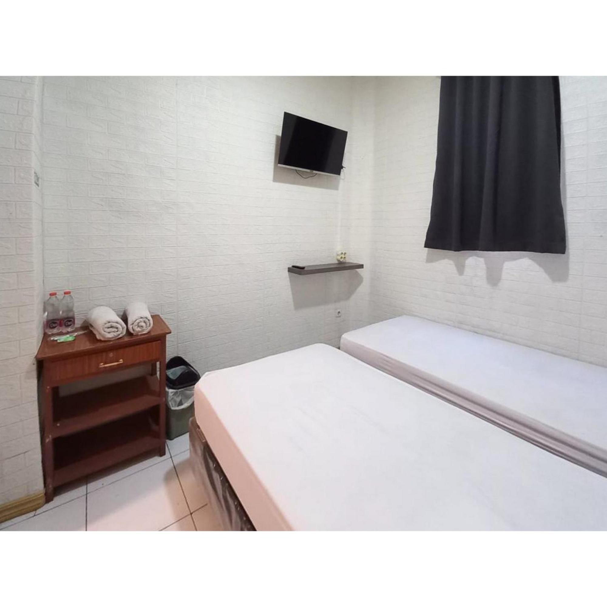 Reddoorz At Luxury Homestay Near Kantor Regional II Bkn Surabaya 诗都阿佐 外观 照片