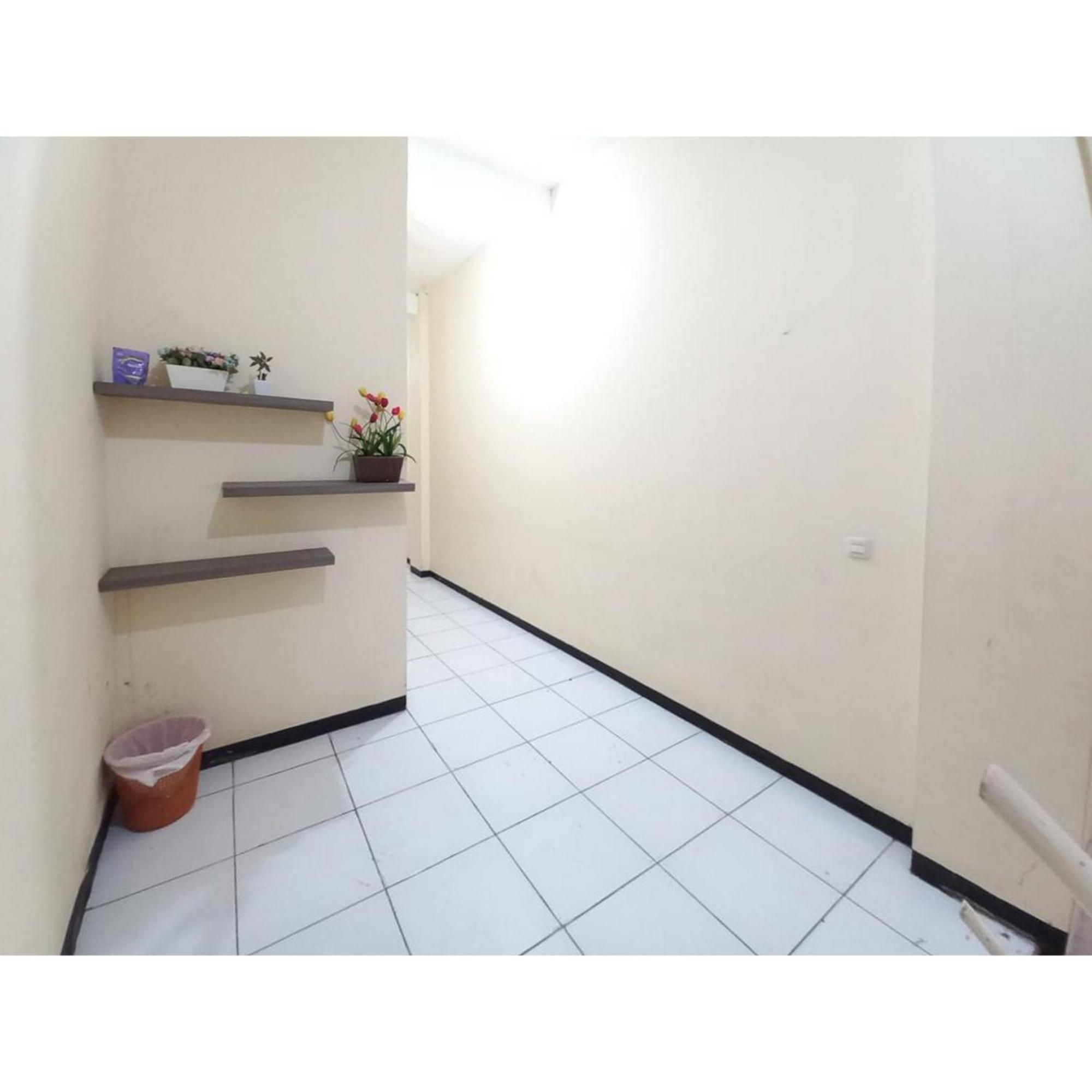 Reddoorz At Luxury Homestay Near Kantor Regional II Bkn Surabaya 诗都阿佐 外观 照片