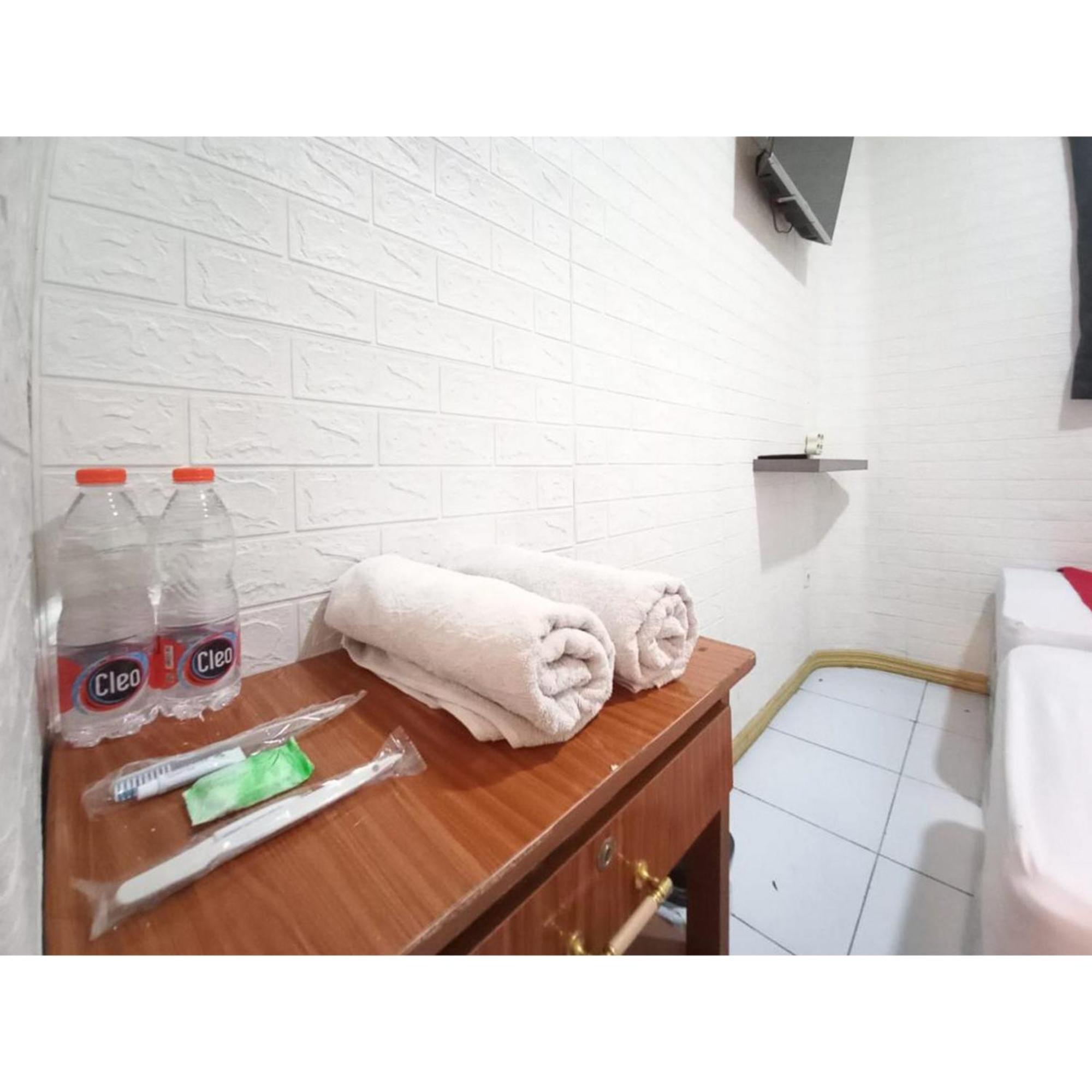 Reddoorz At Luxury Homestay Near Kantor Regional II Bkn Surabaya 诗都阿佐 外观 照片