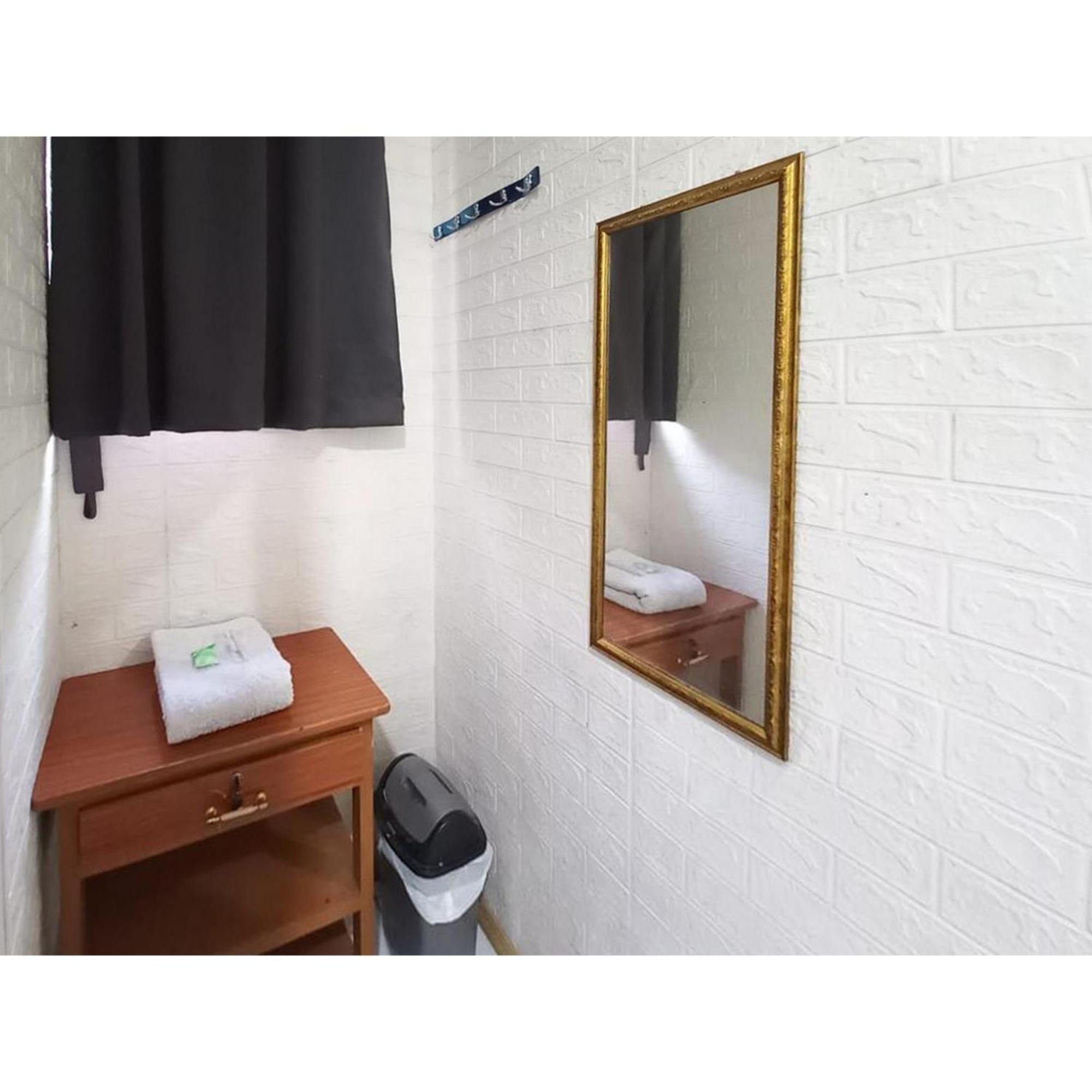 Reddoorz At Luxury Homestay Near Kantor Regional II Bkn Surabaya 诗都阿佐 外观 照片