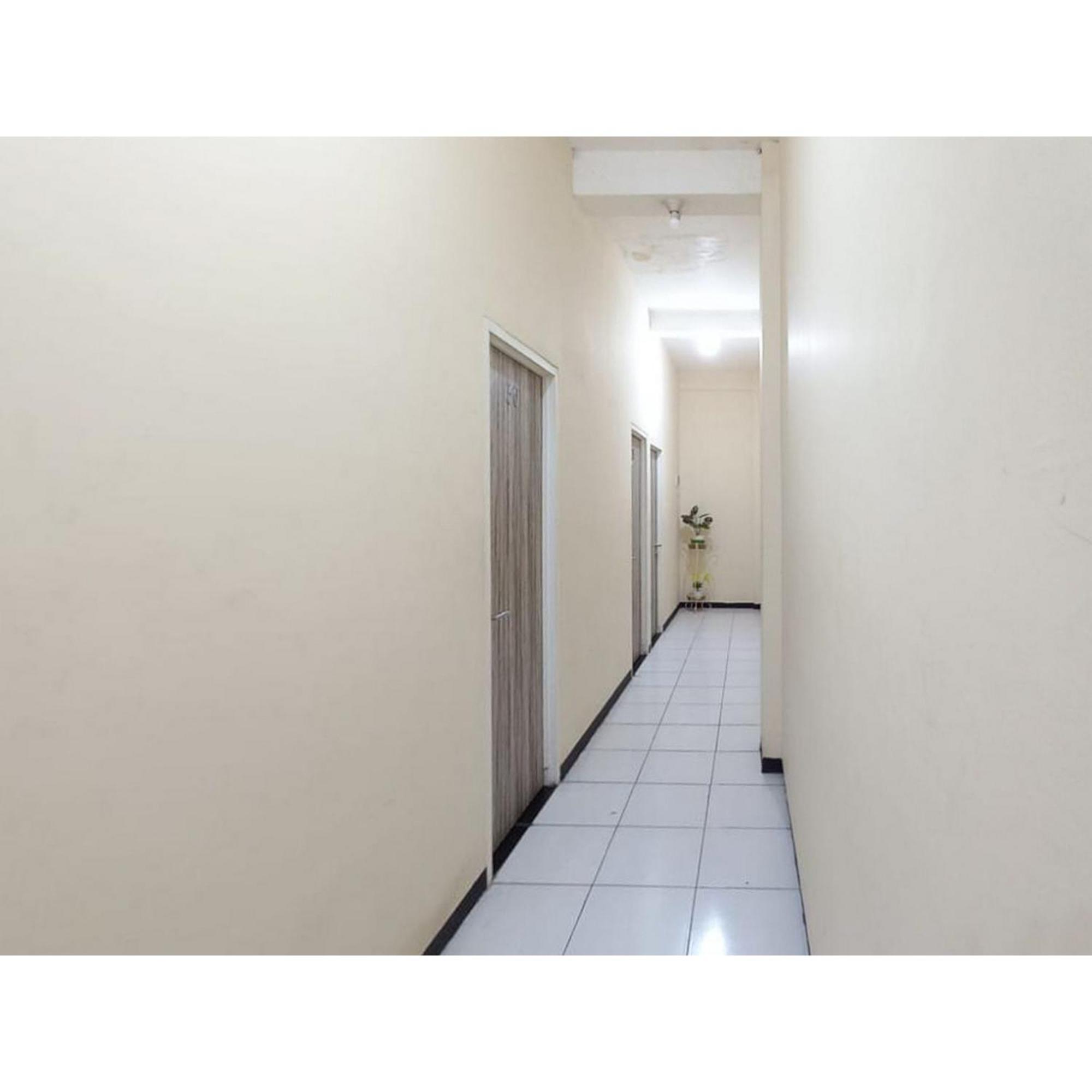 Reddoorz At Luxury Homestay Near Kantor Regional II Bkn Surabaya 诗都阿佐 外观 照片